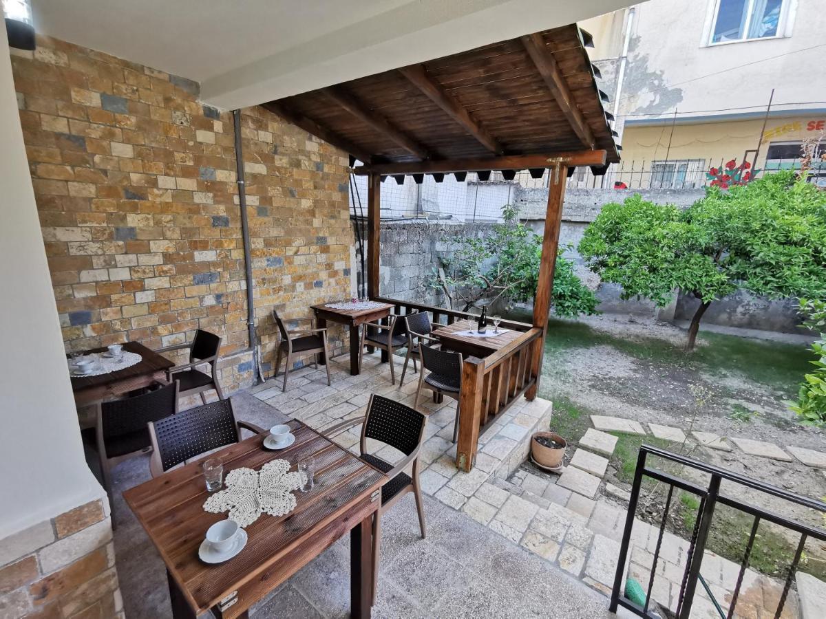 לינה וארוחת בוקר בראט Bujtina Valgent מראה חיצוני תמונה