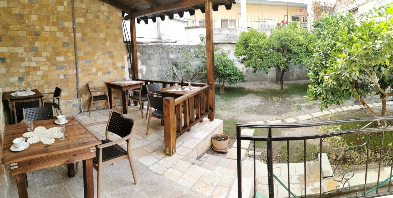 לינה וארוחת בוקר בראט Bujtina Valgent מראה חיצוני תמונה